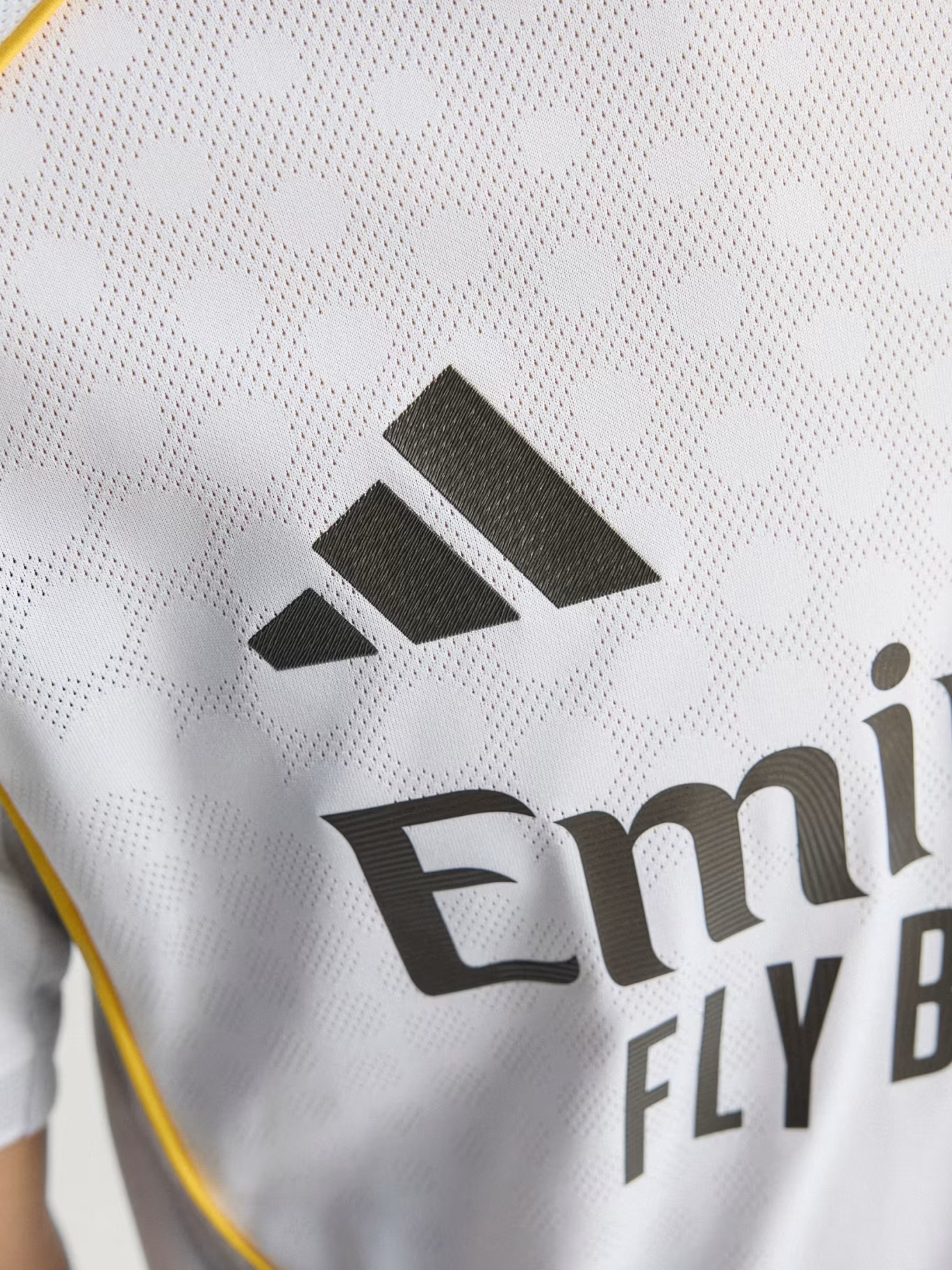 Real Madrid 25/26 Home Jersey